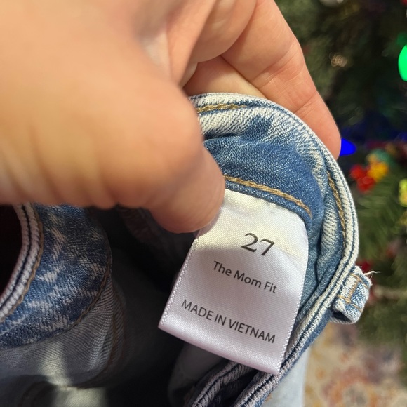 Willow &Root distressed mom jeans Buckle - Picture 4 of 12